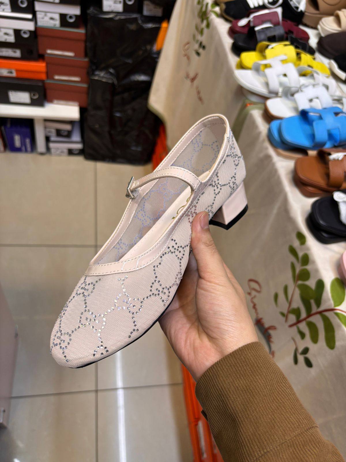 Gucci
Size 36-41
130 dhs🌺

Zain145
♥️♥️♥️