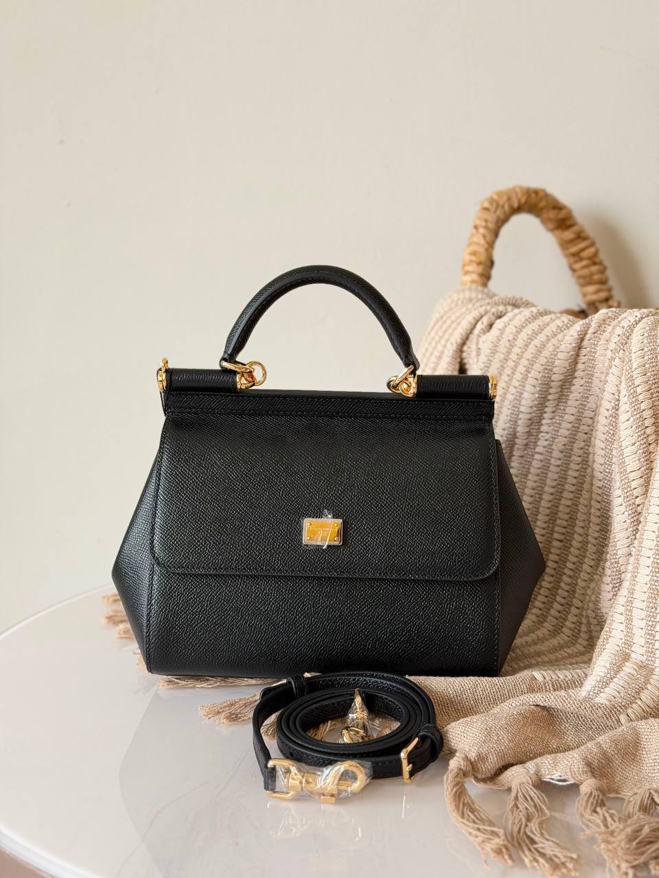 D&G
20CM💓💓 
SUPER MASTER QUALITY 
For Price 👇 WhatsApp✅
0568585901 
0507557372
0552275751 Owner Zain 👌

Zain315
♥️♥️♥️