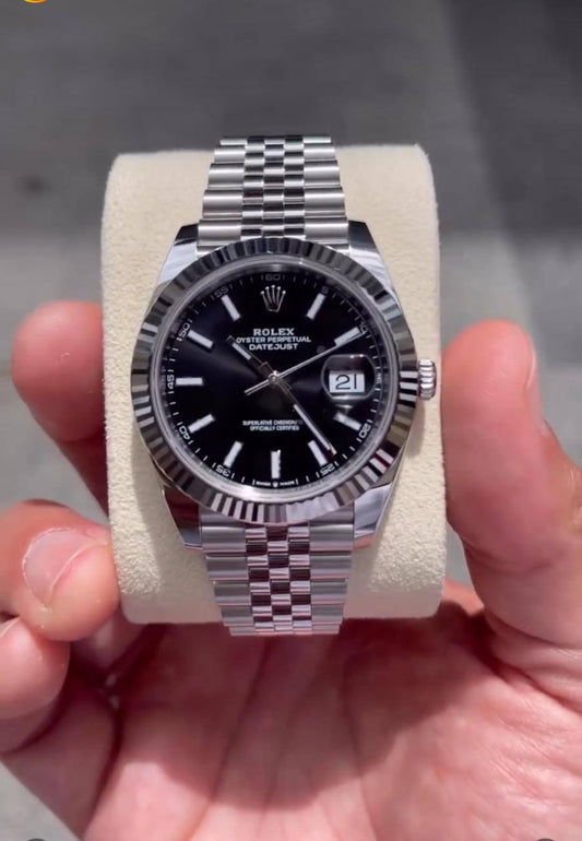 Rolex
master  
with master box & Paper Bag
270 dhs✅

Zain33
♥️♥️♥️