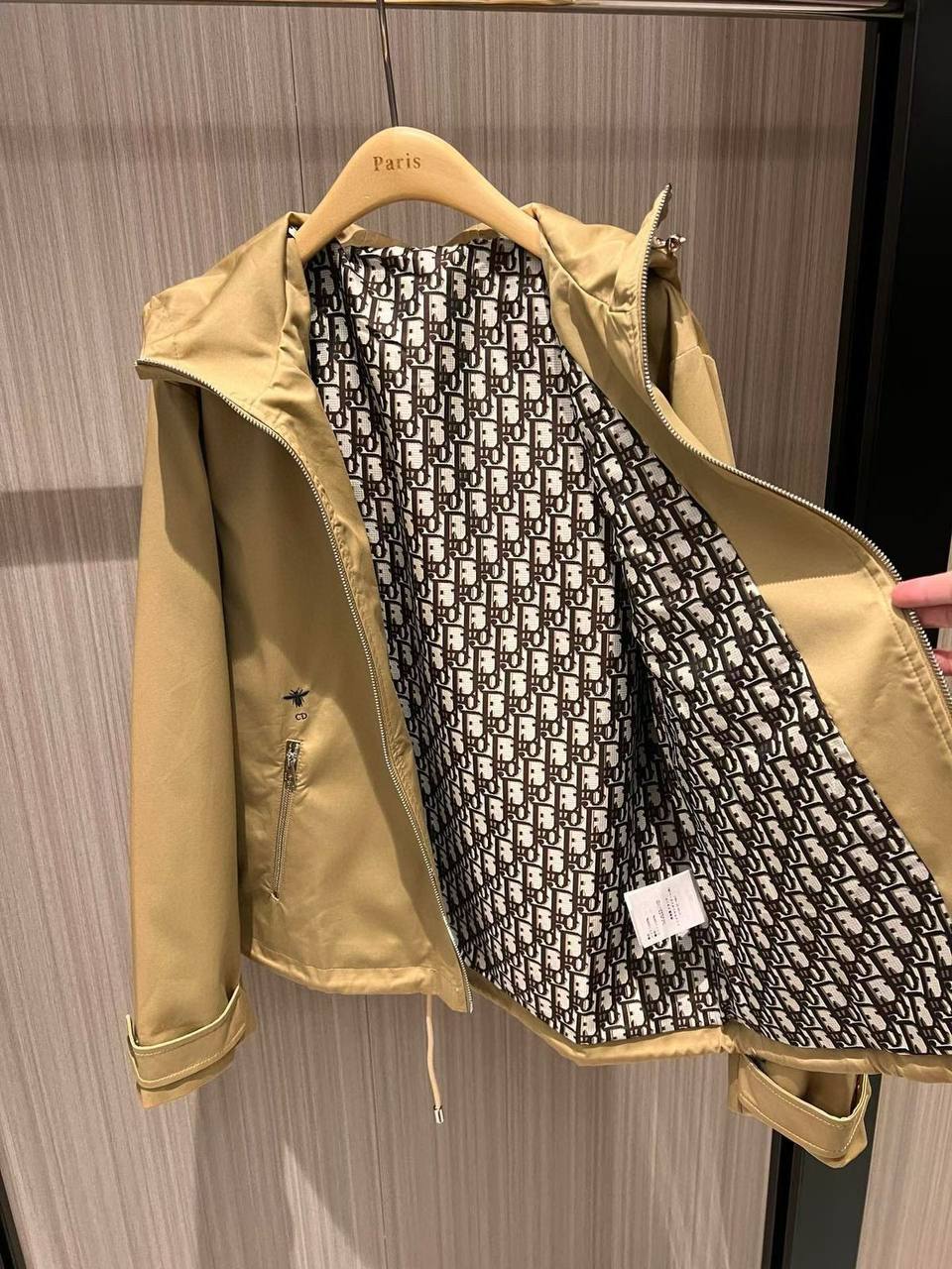 *New collections  
230 dhs🪙🌨️
*good  quality  
*Sizes:S M L xl
*AVAILABLE NOW*♥️❤️💝💝

Zain231
♥️♥️♥️