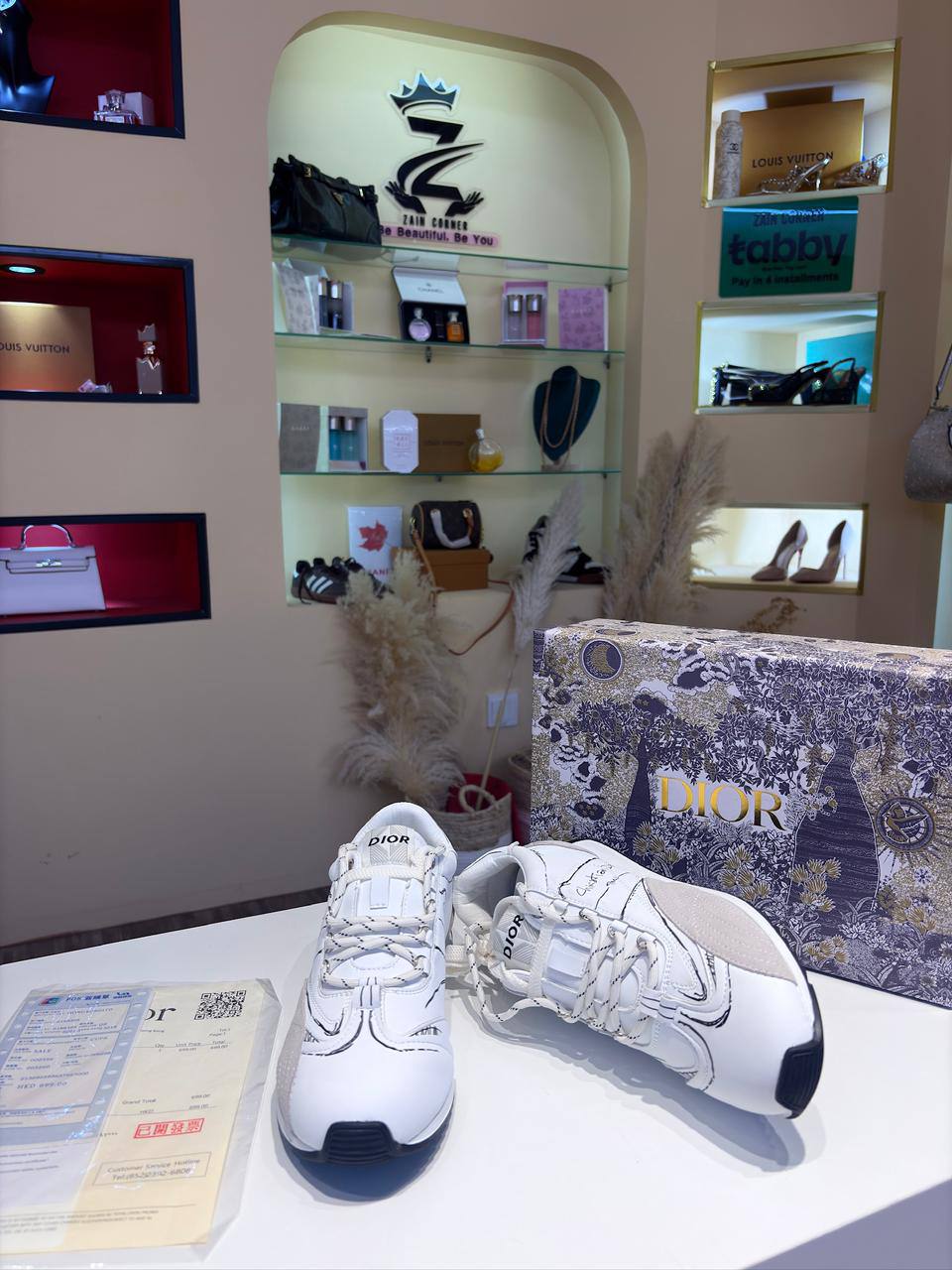 Dior
130 dhs✅

Zain40
♥️♥️♥️