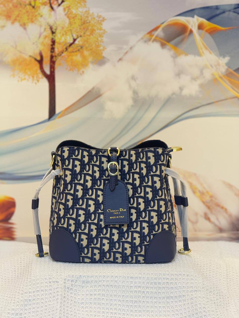 GUCCI  DIOR  TORY BURCH
BEST QUALITY WITH BOXS 
110 dhs✅
SIZE 21 CM

Zain290
♥️♥️♥️