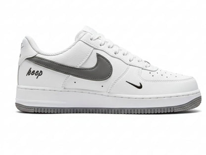 Nike
Size 40 to 45 
95 dhs

Zain27
♥️♥️♥️