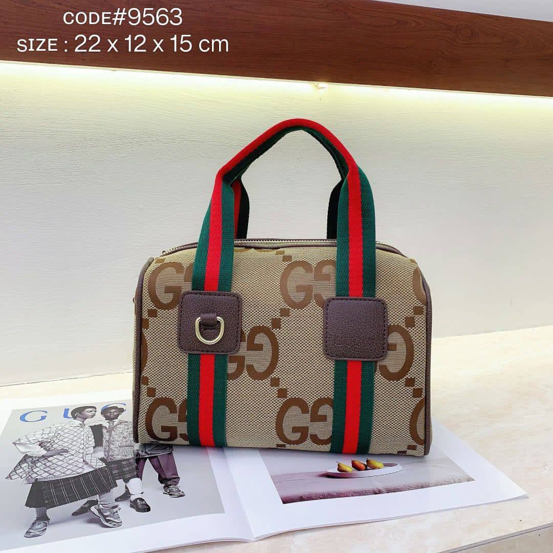 GUCCI ʜᴀɴᴅʙᴀɢ GG
ᴄᴀɴᴠᴀs ᴀɴᴅ ʟᴇᴀᴛʜᴇʀ ᴍᴀᴛᴇʀɪᴀʟ
ᴡɪᴛʜ ʟᴏɴɢ ʙᴇʟᴛ sᴛʀᴀᴘ
sɪᴢᴇ : 23 cm

75 dhs❣️

Zain31
♥️♥️♥️