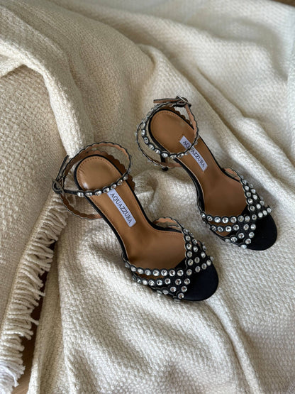 AQUAZZURA 

36 to 41

430 dhs🇦🇪🇦🇪🇦🇪

Zain288
♥️♥️♥️