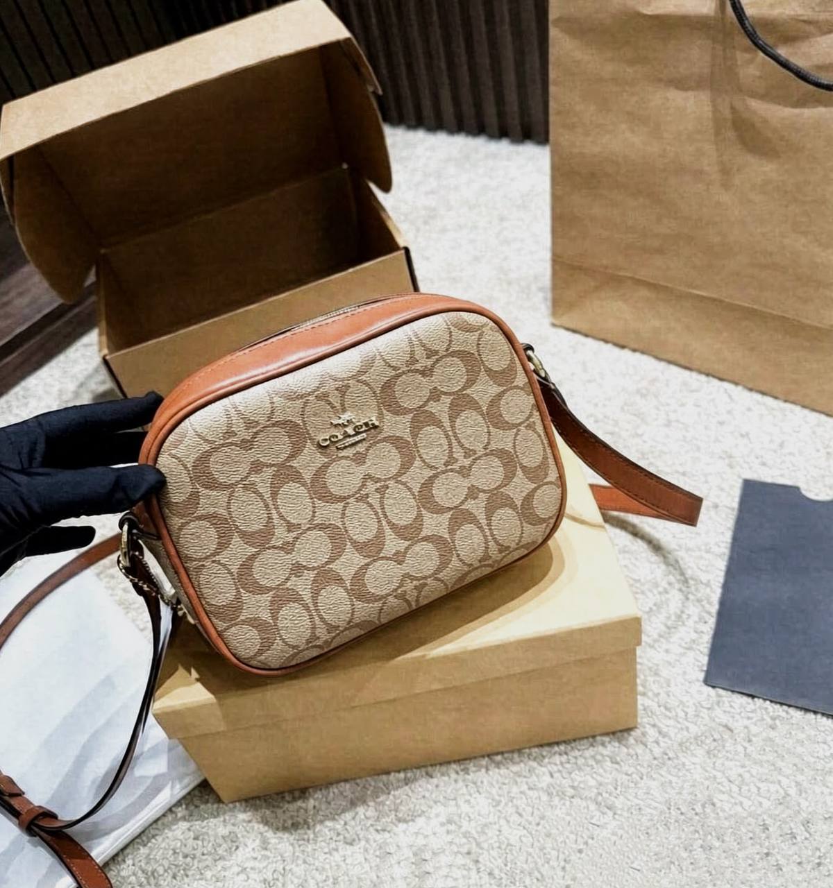 COACH 
HIGH QUALITY WITH BOX 
90 dhs🇦🇪🇦🇪

Zain295
♥️♥️♥️