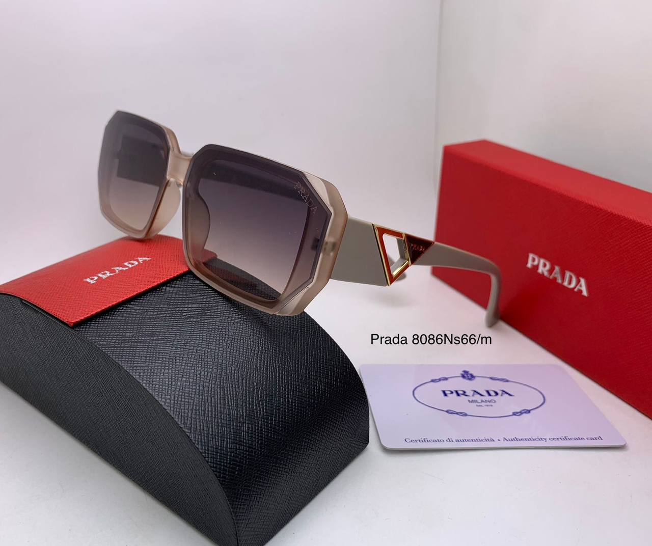 Prada
70 dhs✅

Zain126
♥️♥️♥️