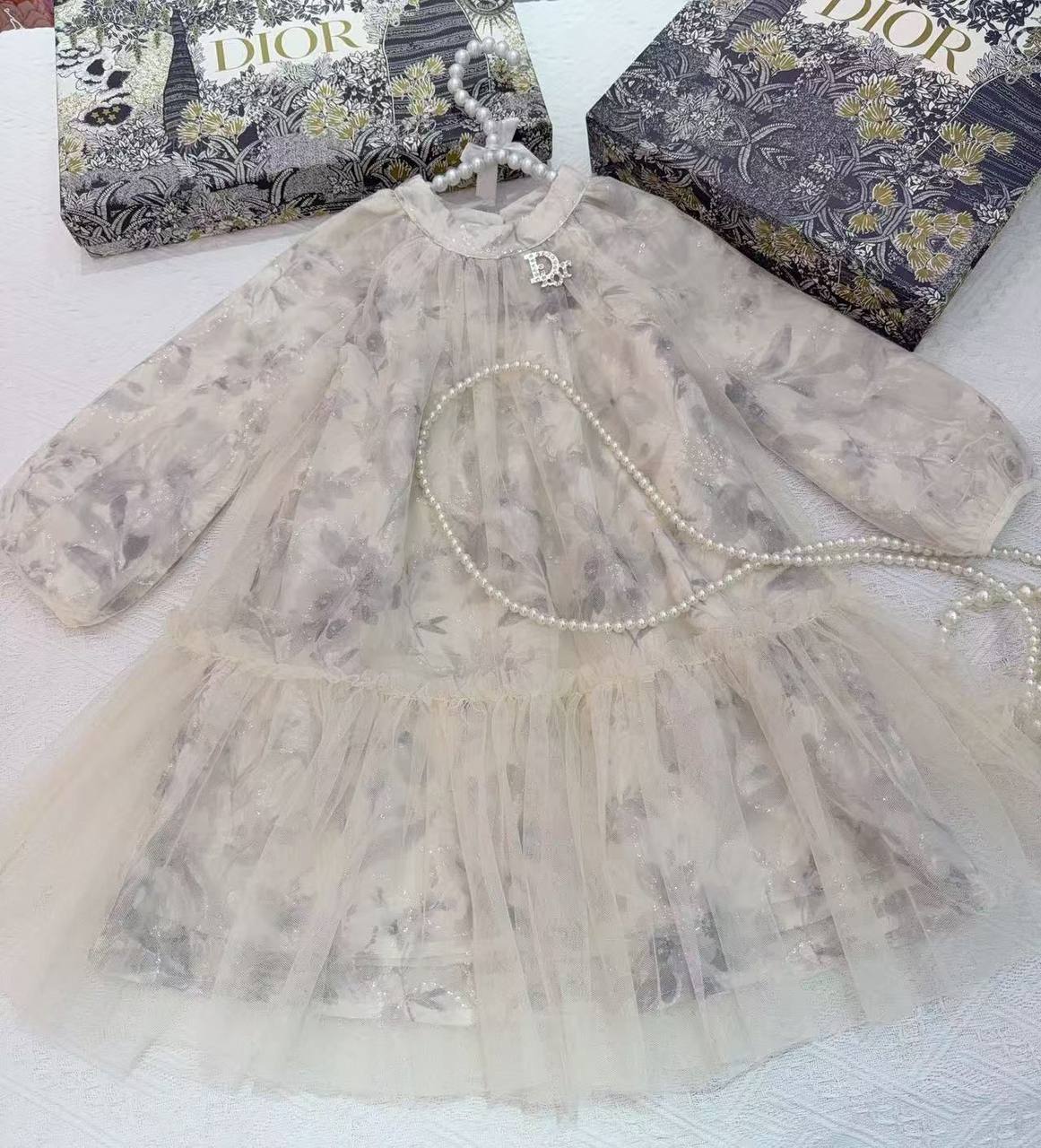 Dior 
1.5y-5y 140 dhs🪙🌨️
6-13y 150 dhs🪙🌨️

Zain151
♥️♥️♥️