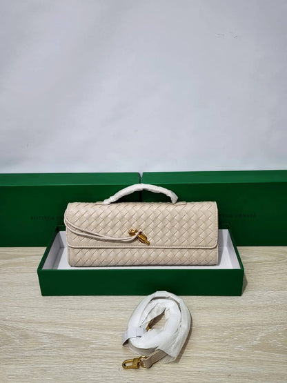 Bottega
100 dhs🇦🇪🇦🇪
with box

Zain26
♥️♥️♥️