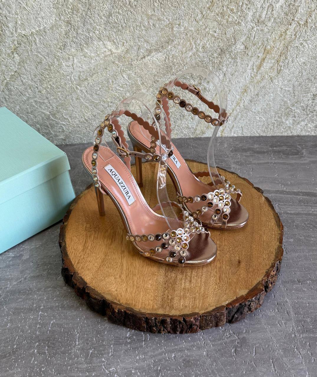 AQUAZZURA🍍
SuperMaster Quality 💯
450 dhs✅
Size: 36-41💥

Zain171
♥️♥️♥️