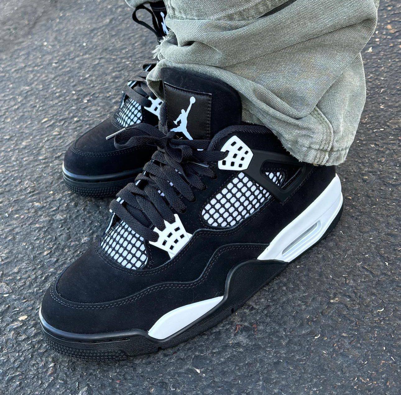 Air Jordan 4 "White Thunder"🖤⚪️
36-45 AVAILABLE 🤩
190 dhs❣️

Zain242
♥️♥️♥️