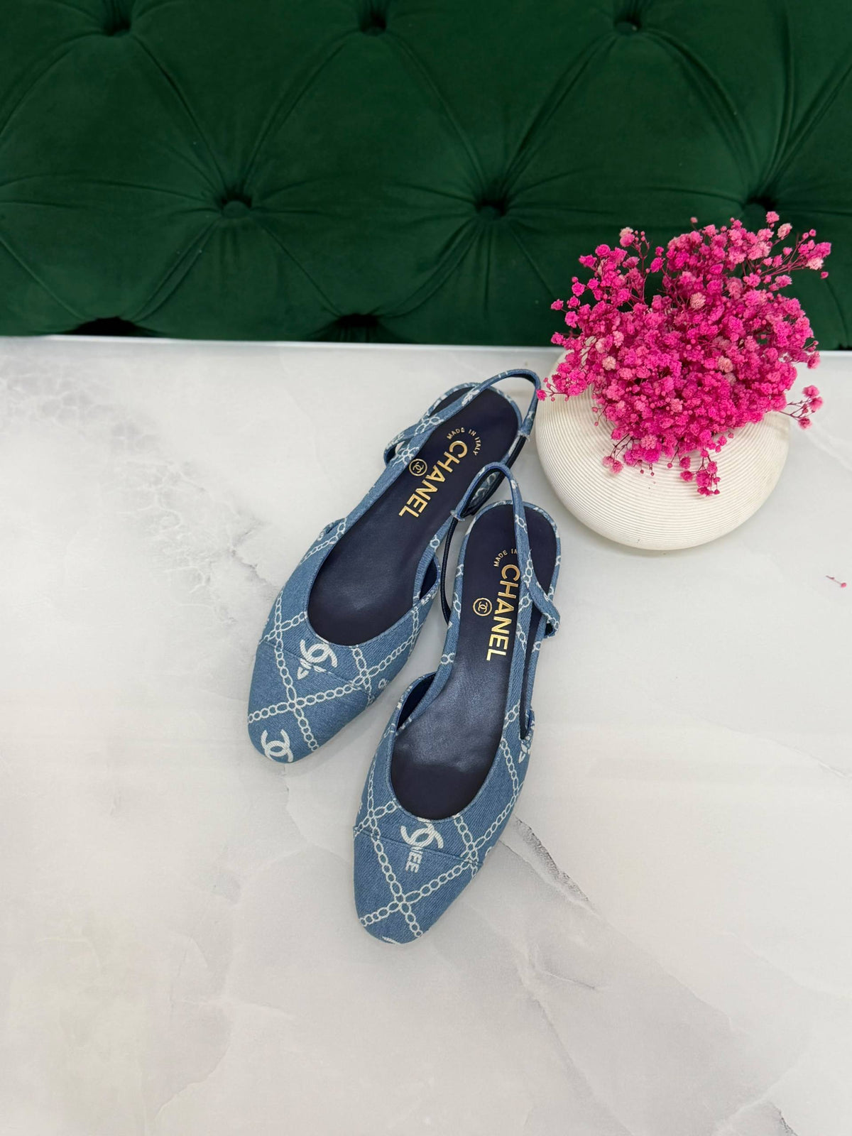 Chanel 
Vip quality 

Size:36 to 41

430 dhs🇦🇪🇦🇪

Zain113
♥️♥️♥️