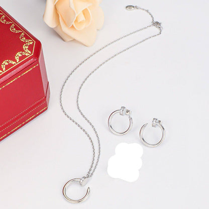 cartier Set🦋*
Necklace ❤️‍🔥
Earring❣️
Master quality 💯
With normal boxes 📦 
80 dhs🪙🖤
With master box 🗃️ 
120 dhs🪙🖤

Zain216
♥️♥️♥️