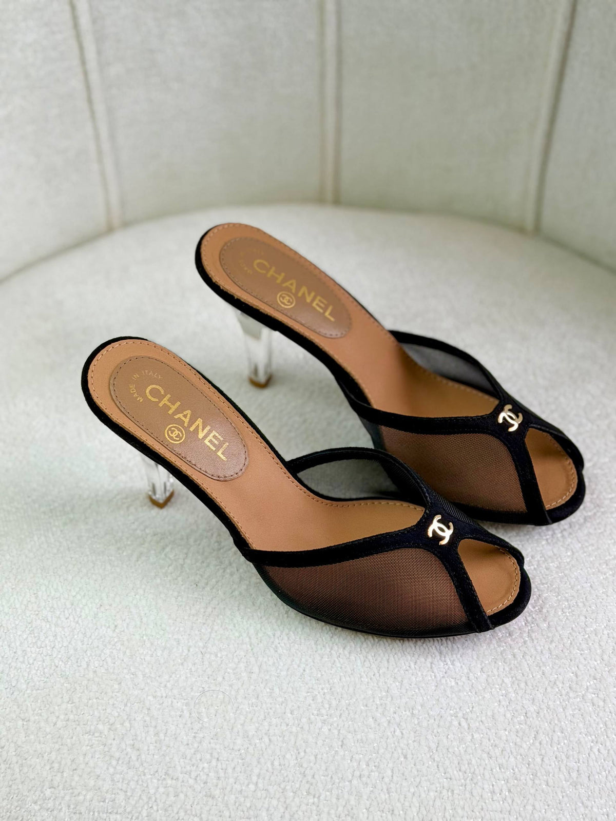chanel
Super AAAQuality 💯 

With original packing🎁🎁

SIZE:36and41

Available now
430 dhs🇦🇪🇦🇪

Zain309
♥️♥️♥️