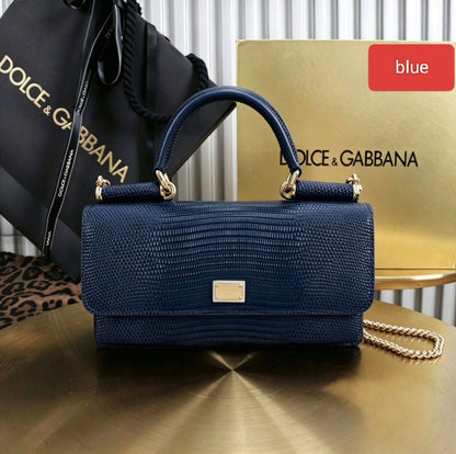 D&G
100 dhs💓
With box
🎁🎁🎁

Size 20cm

Zain26
♥️♥️♥️