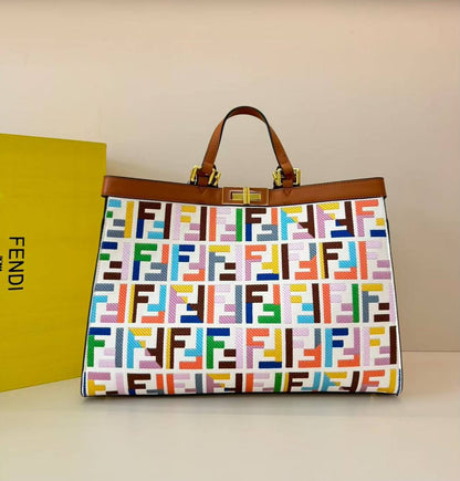 FENDI 

COPY ONE 
NEW CAME 
195 dhs🇦🇪🇦🇪

Zain39
♥️♥️♥️