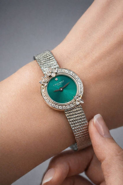 Chaumet 
master quality watch for ladies 
850 dhs✅ 

with box and paper bag
🎁🎁🎁

Zain59
♥️♥️♥️