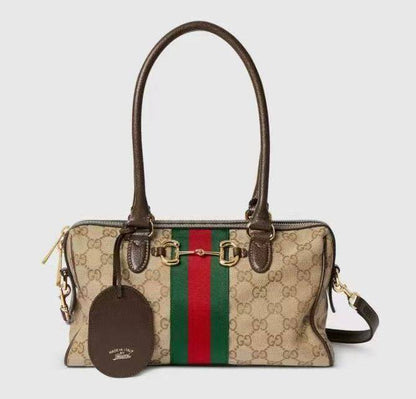Gucci 
Master
Small =250 DHS💓
Big =280 DHS💓

Zain228
♥️♥️♥️