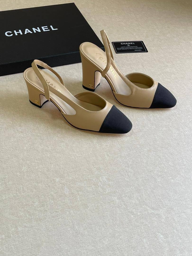 CHANEL 
SuperMaster Quality 💯
450 dhs🌺
Size:36-41💥

Zain171
♥️♥️♥️