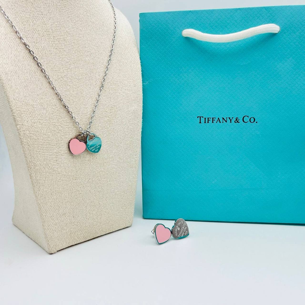 New arrival Tiffany stainless steel with 18k gold plated set of 2 
45 dhs🪙🌨️
50 dhs🪙🌨️
with Tiffany box and paperbag
🎁🎁🎁

Zain243
♥️♥️♥️