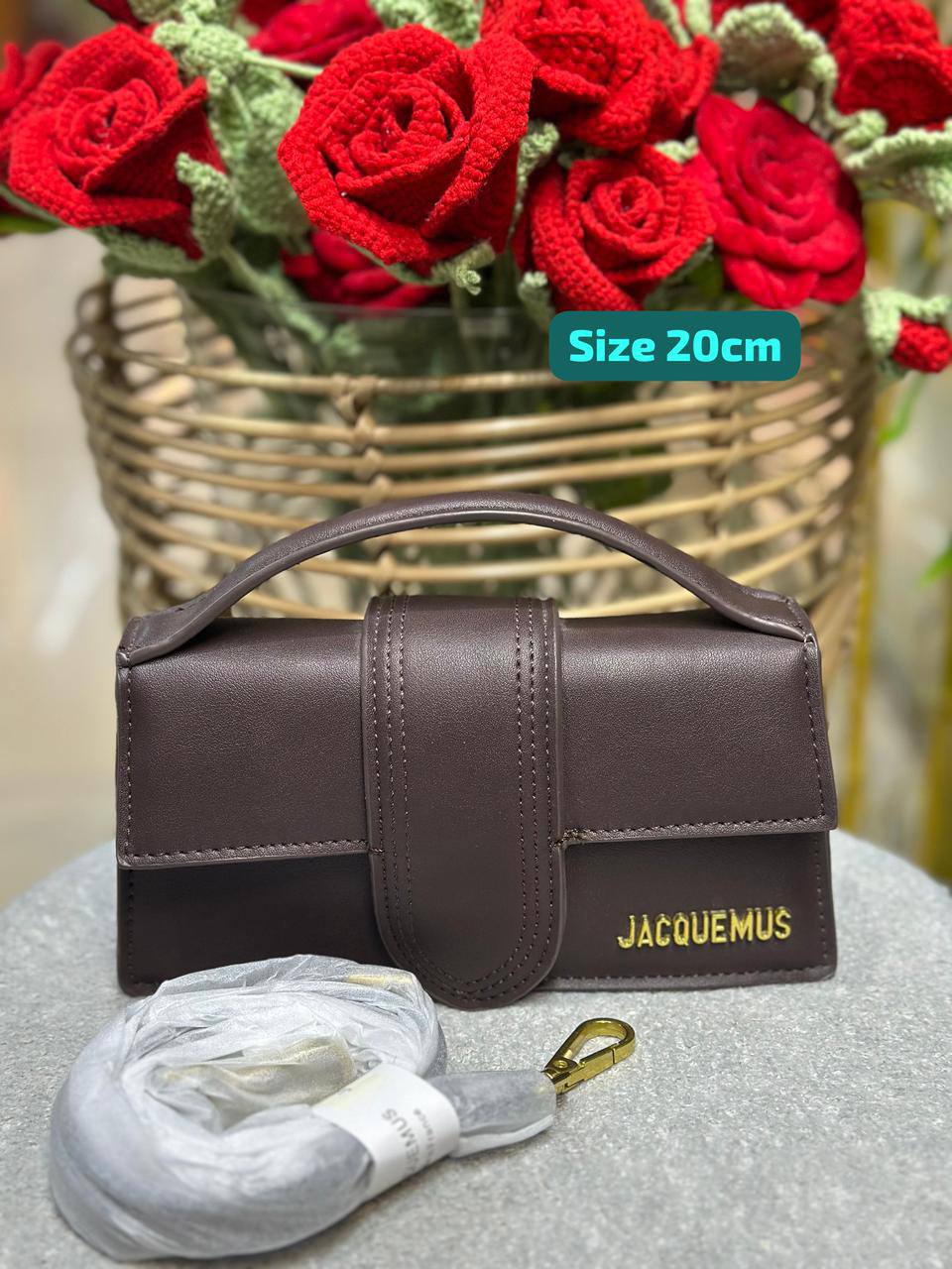 Jacquemus
Best quality

With box’s
🎁🎁🎁

100 dhs🇦🇪
size 20cm

Zain158
♥️♥️♥️