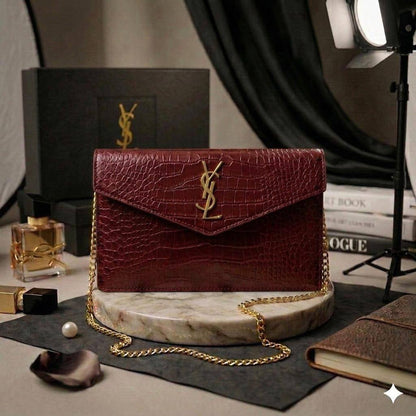 YSL  - Saint Laurent
Envelope Clutch HandBag
With BOX
size:  17 cm
With BOX

70 dhs💓

Zain239
♥️♥️♥️