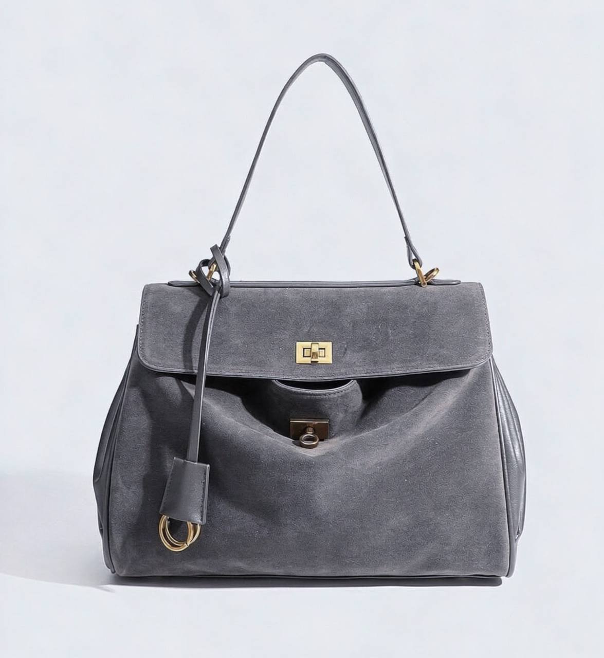 BALENCIAGA 
HIGH QUALITY 
150 dhs🇦🇪🇦🇪

Zain295
♥️♥️♥️