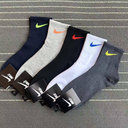 M socks 🧦 
10 pairs 
35 dhs✅

Zain138
♥️♥️♥️