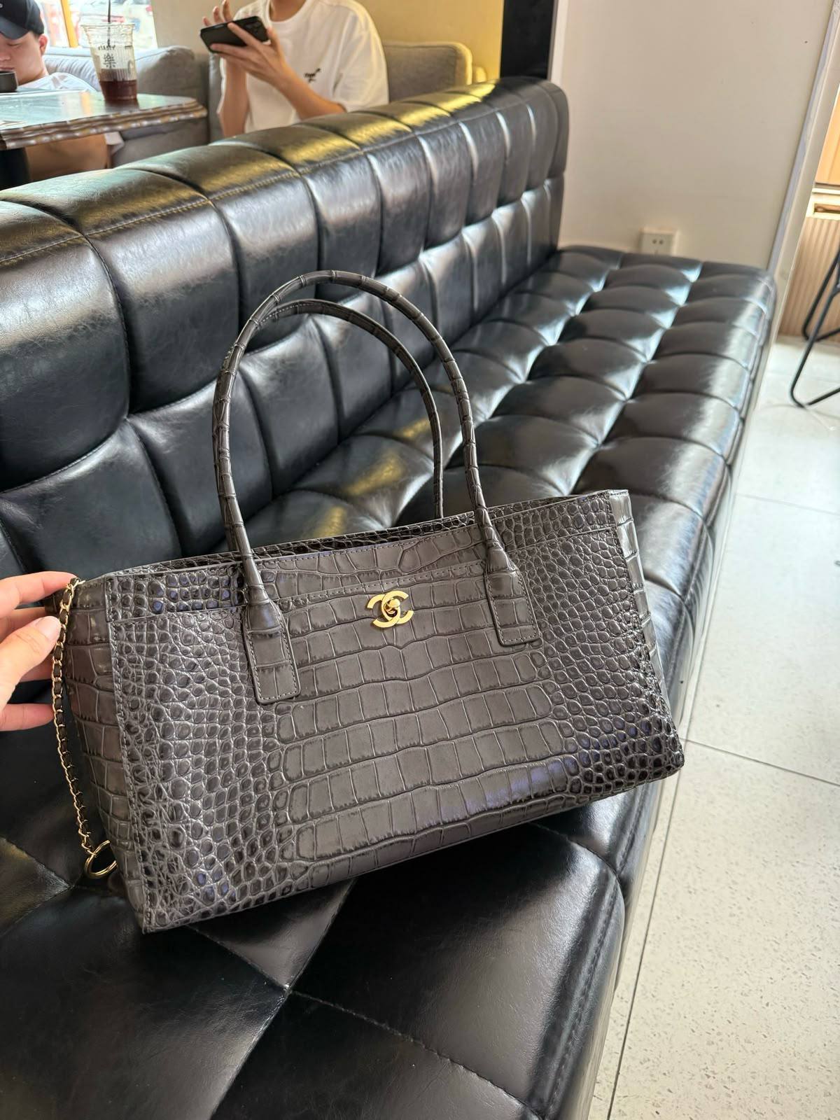 Chanel 
Master✅✅
350 dhs🇦🇪🇦🇪
#35cm❤️❤️🙋‍♂️

Zain228
♥️♥️♥️