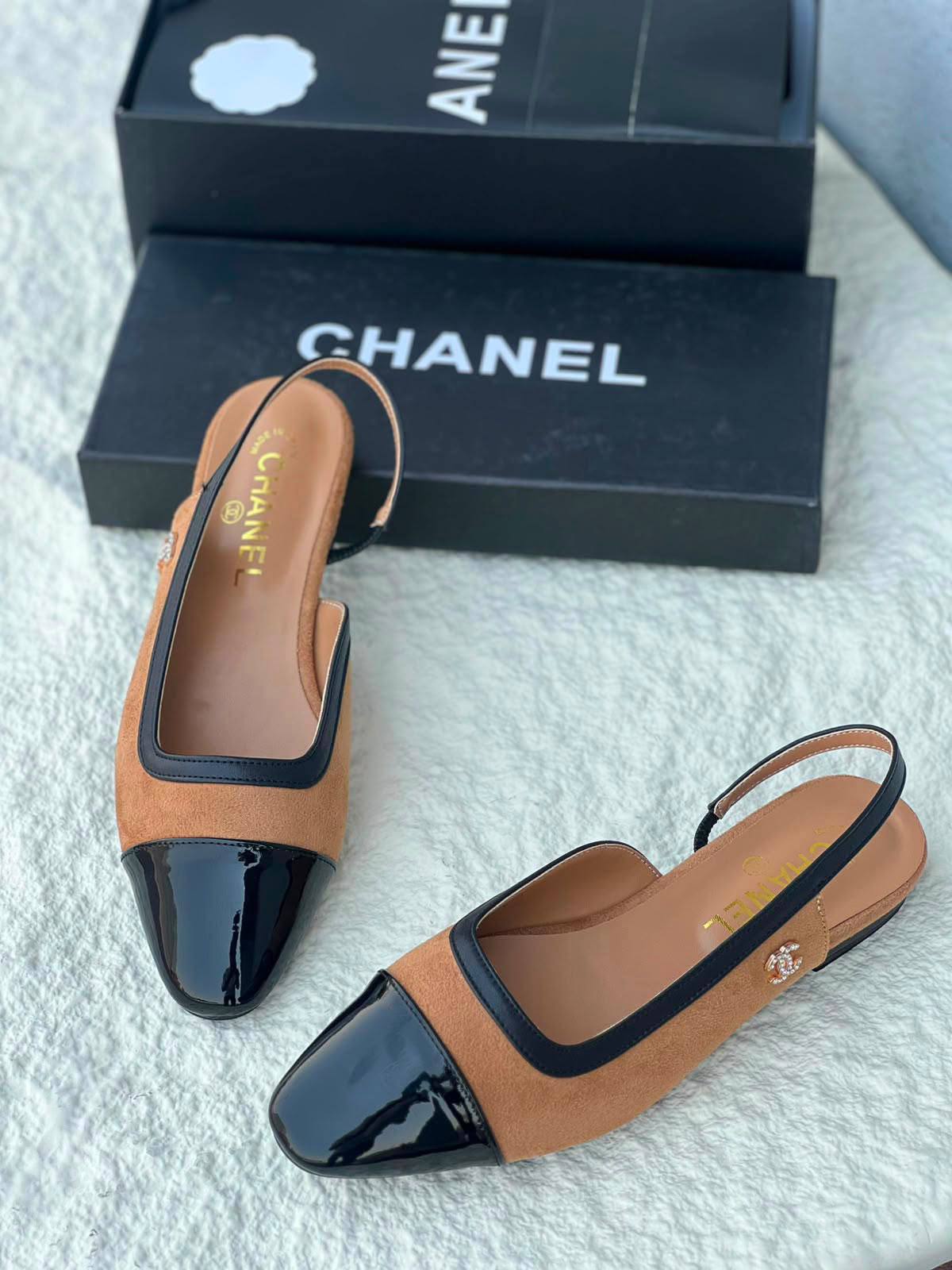 CHANEL
SIZE 36-41
105 dhs🇦🇪🇦🇪

Zain21
♥️♥️♥️