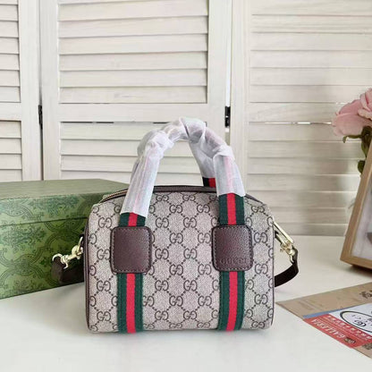 Gucci
High quality 
with box 
🎁🎁🎁

105 dhs🪙💕

Zain136
♥️♥️♥️