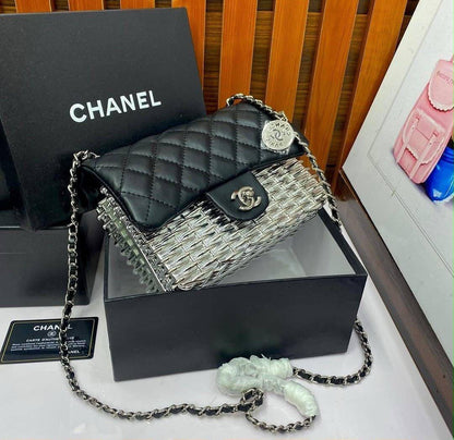 CHANEL 
COPY ONE 
WITH BOX 
🎁🎁🎁

190 DHS✅

Zain17
♥️♥️♥️