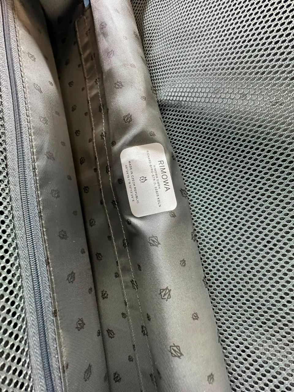 Available ❤️
brand new Rimowa Cabin Suitcase featuring a protective cover and spinner wheels❣️
For Price 👇 WhatsApp✅
0568585901 
0507557372
0552275751 Owner Zain 👌

Zain71
♥️♥️♥️
