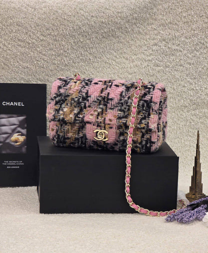 YSL 
Master
         18Cm
230 dhs🌺

Zain131
♥️♥️♥️
Chanel