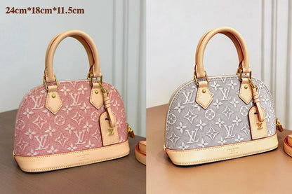 LOUIS VUITTON 

ALMA NEW 

DESIGN MASTER QUALITY 

WITH BOX
265 dhs🇦🇪🇦🇪

SIZE: 24 cm


Zain39
♥️♥️♥️