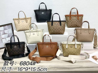 COACH
16*9*15.5cm
85 dhs🪙💕
With box
🎁🎁🎁

Zain44
♥️♥️♥️