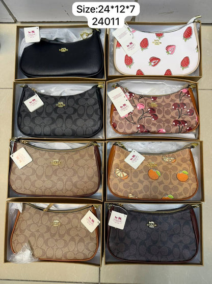 Coach
100 dhs✅
with box 
Good quality

Zain07
♥️♥️♥️