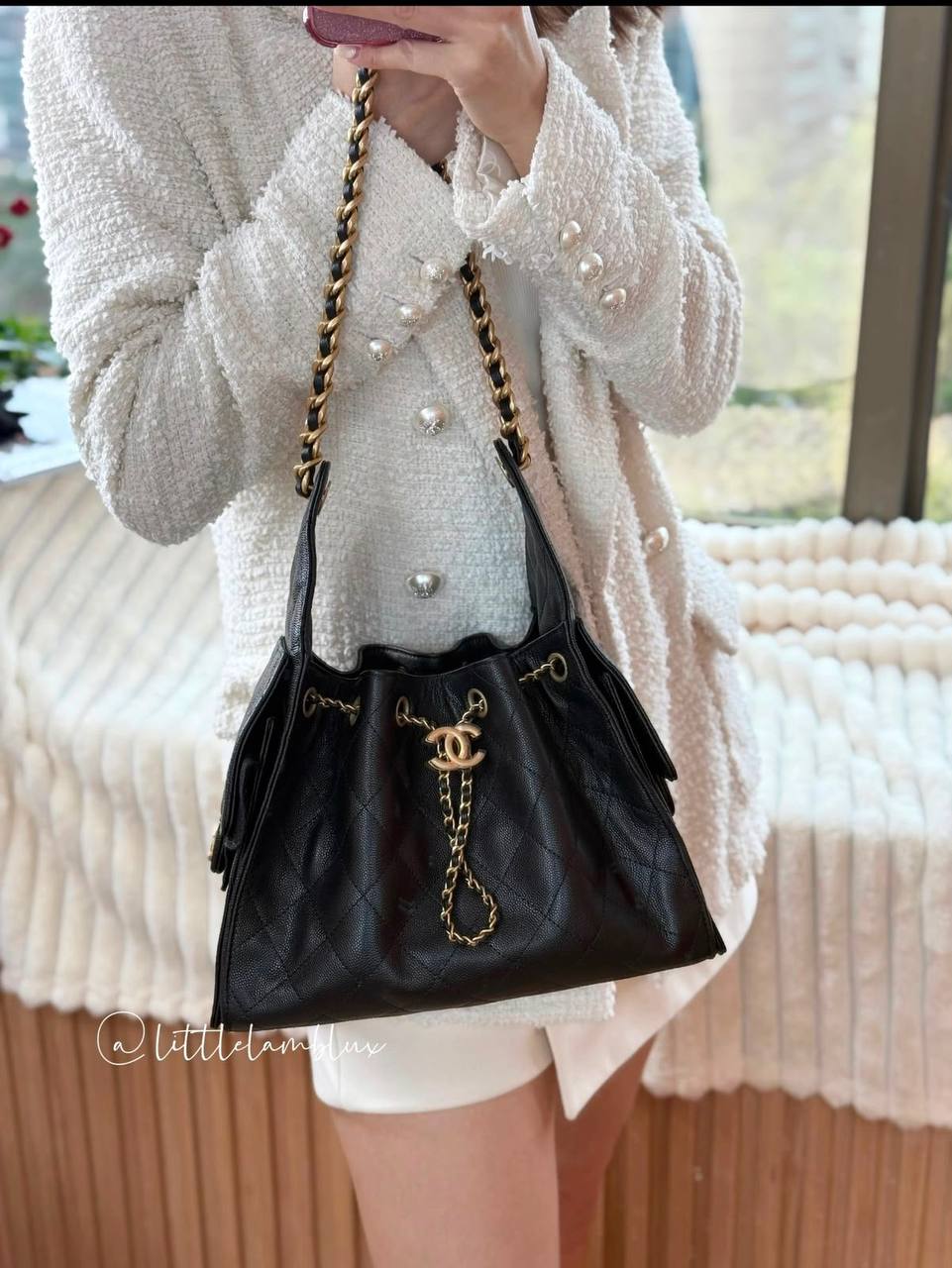 Chanel
110 dhs💓
Size：26CM
Good-quality 

Zain35
Zain26
♥️♥️♥️