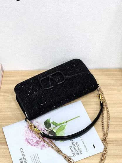 Valentino
 120 dhs🇦🇪🇦🇪 
with box

Zain235
♥️♥️♥️
