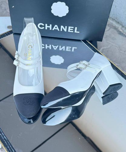 Chanel 
Size 36 to 41
110 dhs🪙💚

Zain21
♥️♥️♥️
