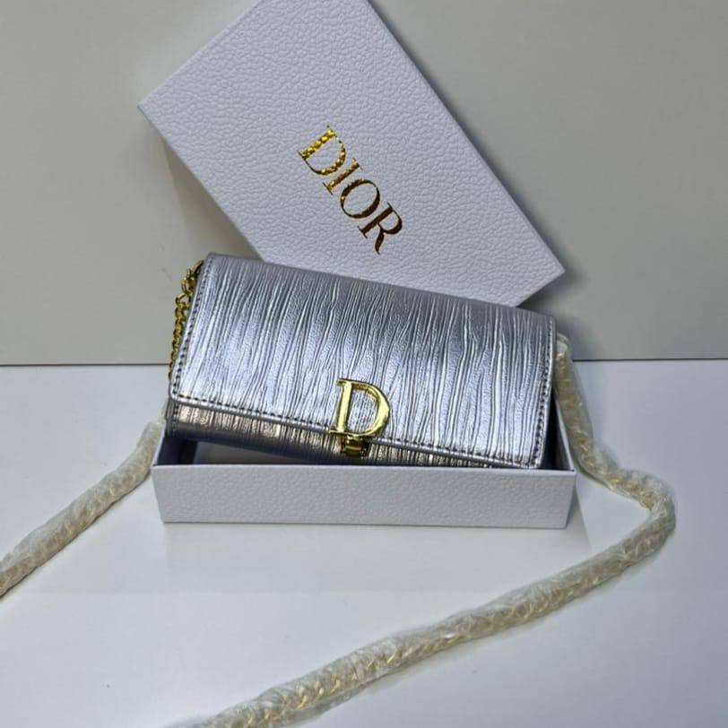 Dior
100 dhs✅
with box
size 20cm

Zain26
♥️♥️♥️