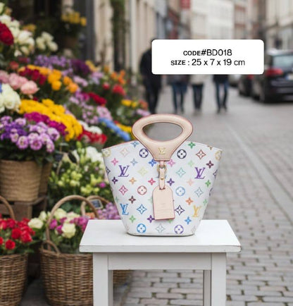 LV
ʀɪᴠᴀɢᴇ BB ʙᴀɢ
ᴡɪᴛʜ ʟᴏɴɢ ʙᴇʟᴛ sᴛʀᴀᴘ
sɪᴢᴇ : 25 cm

70 dhs🪙🌺

Zain31
♥️♥️