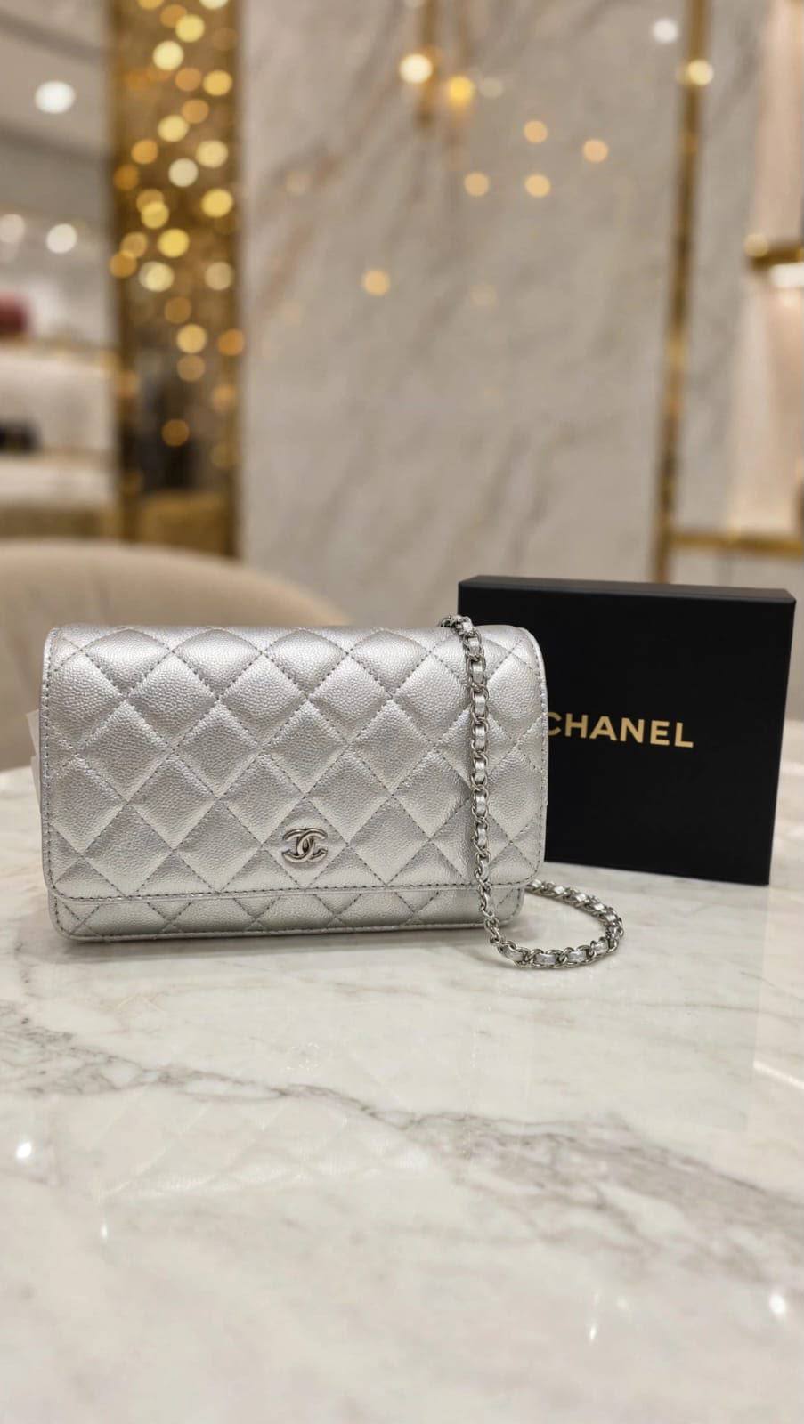 Chanel WOC Bag 

19Cm 
With Box
190 dhs🇦🇪🇦🇪🇦🇪

Zain131
♥️♥️♥️