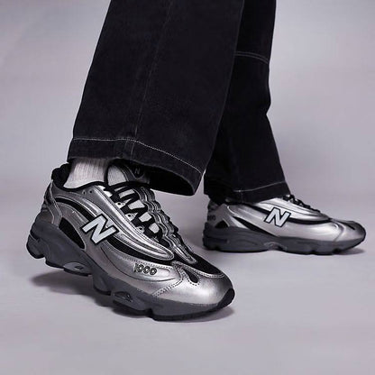 New Balance 1000  black and metallic silver 🪙
36-45 AVAILABLE 🤩
210 dhs🇦🇪🇦🇪

Zain242
♥️♥️♥️