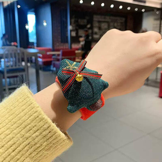 *CARISTMAS  And happy new years 🥳🎉*
*bracelet🌸*
good quality 💯
10 dhs🪙🌨️

Zain216
♥️♥️♥️
