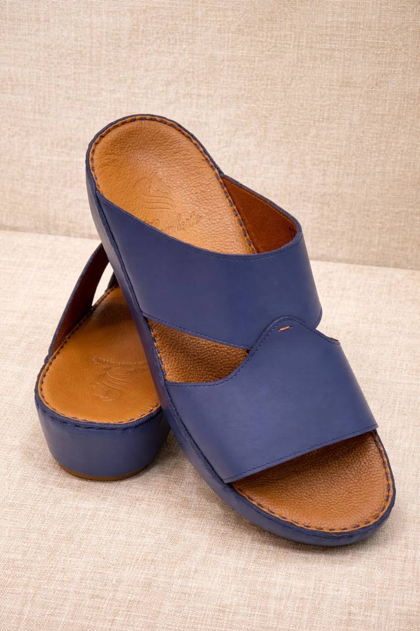 Orginal Slipper 
230 dhs🪙🌨️ 
Size (40/41/42/43/44/45/46)

Zain78
♥️♥️♥️