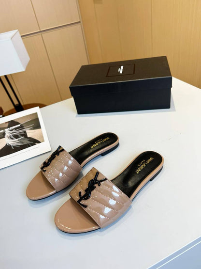 YSL
Size 36-42 
100 dhs💓

Zain132
♥️♥️♥️