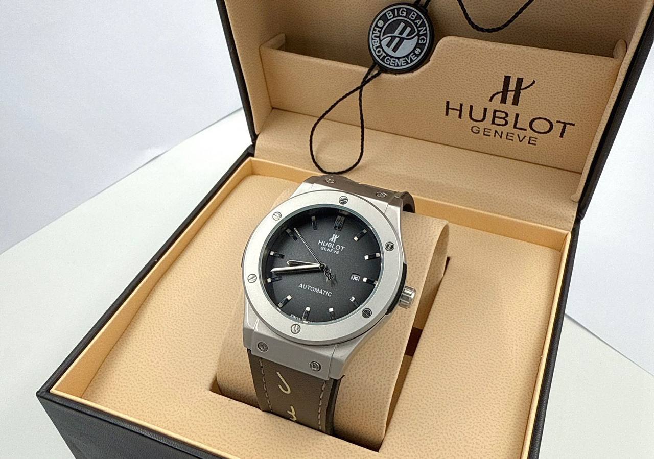 Hublot
55 dhs✅

Zain45
♥️♥️♥️