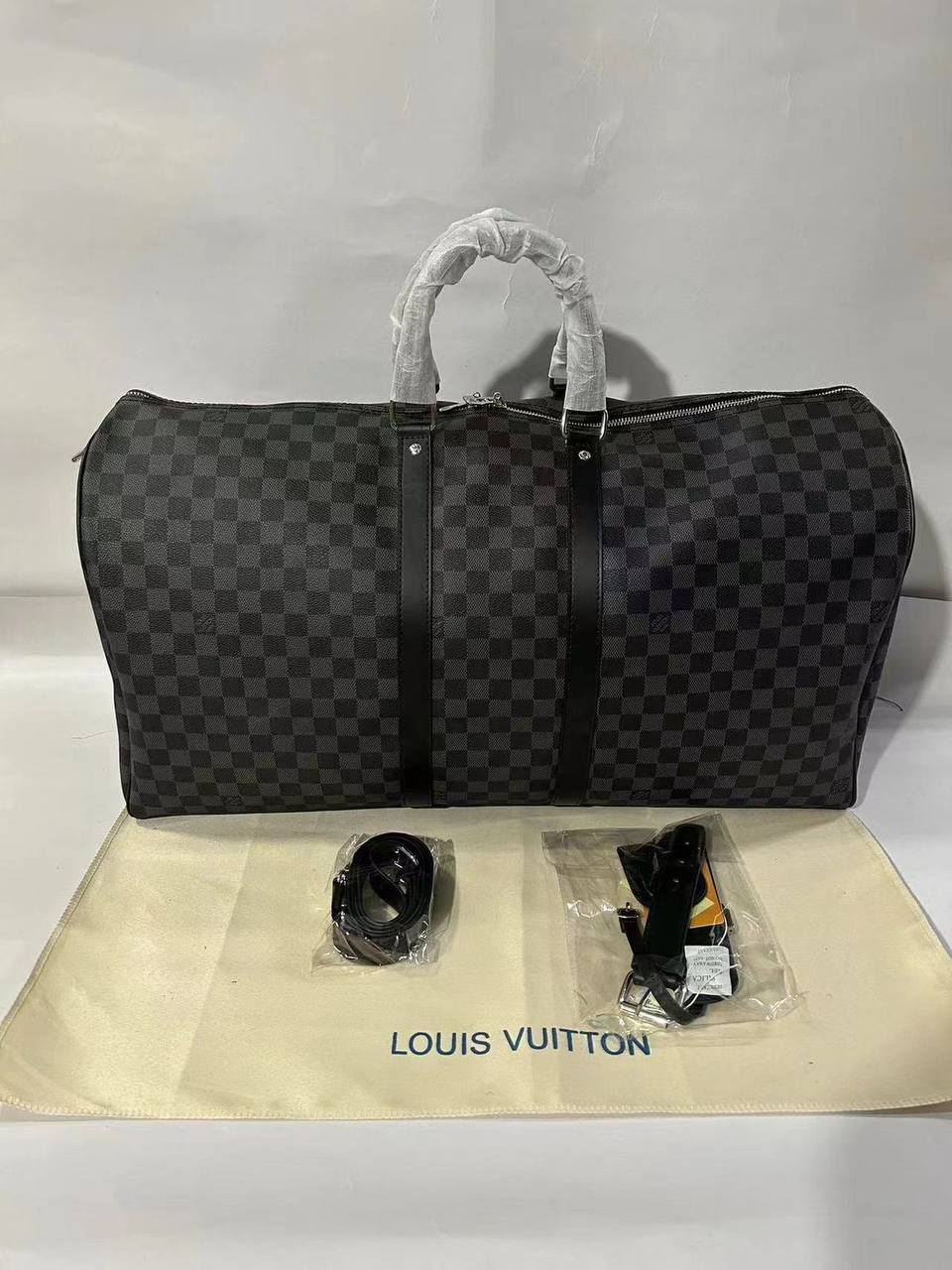 LV Travel Bags
*55cm
115 dhs✅

Zain118
♥️♥️♥️