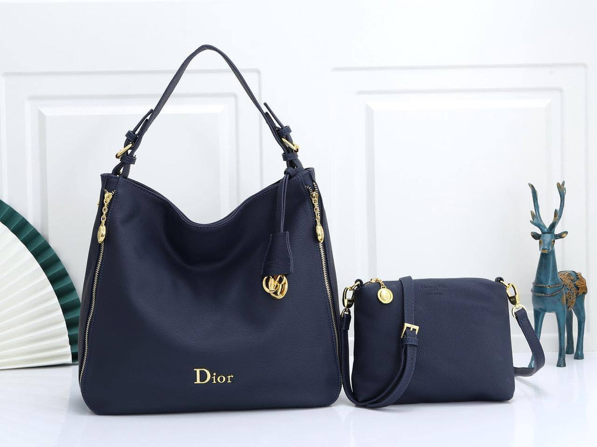 Dior 2 in 1

1⃣️ First quality

Size : 35 * 17 com
105 dhs🇦🇪🇦🇪

Zain115
♥️♥️♥️